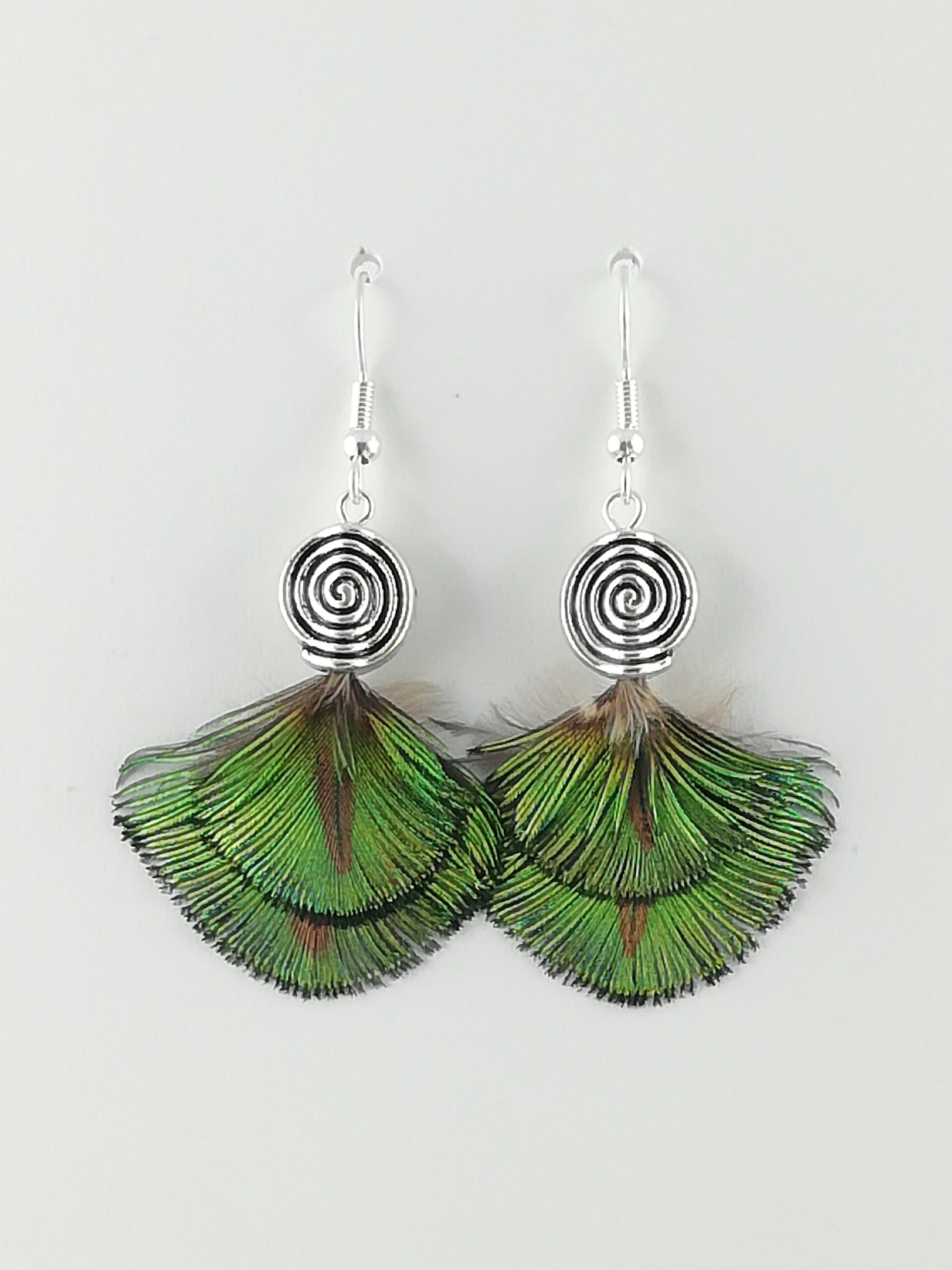 Boucles d'oreilles en plumes écailles de paon
