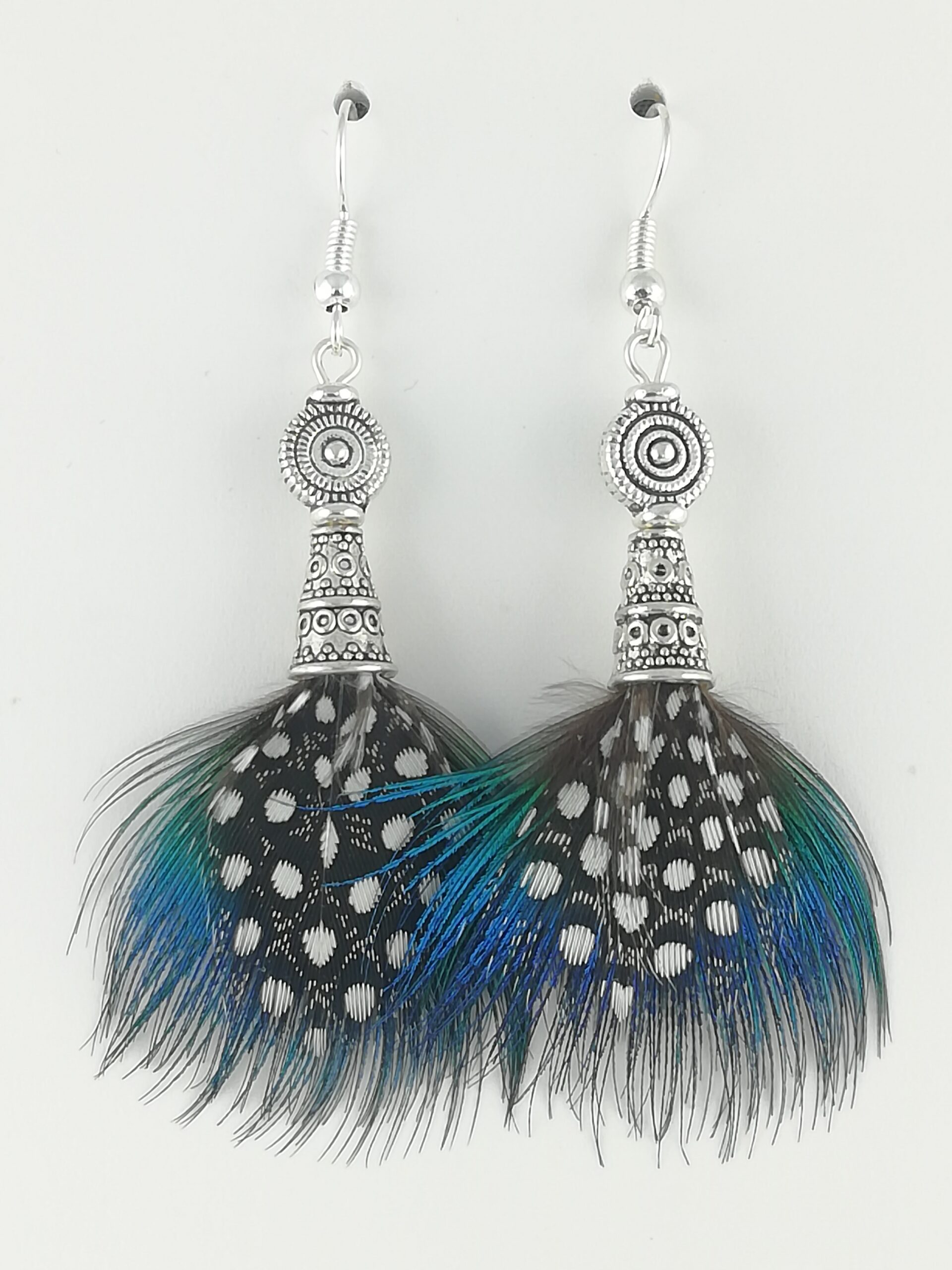 Boucles d’oreilles en plumes de paon et plumes de pintade