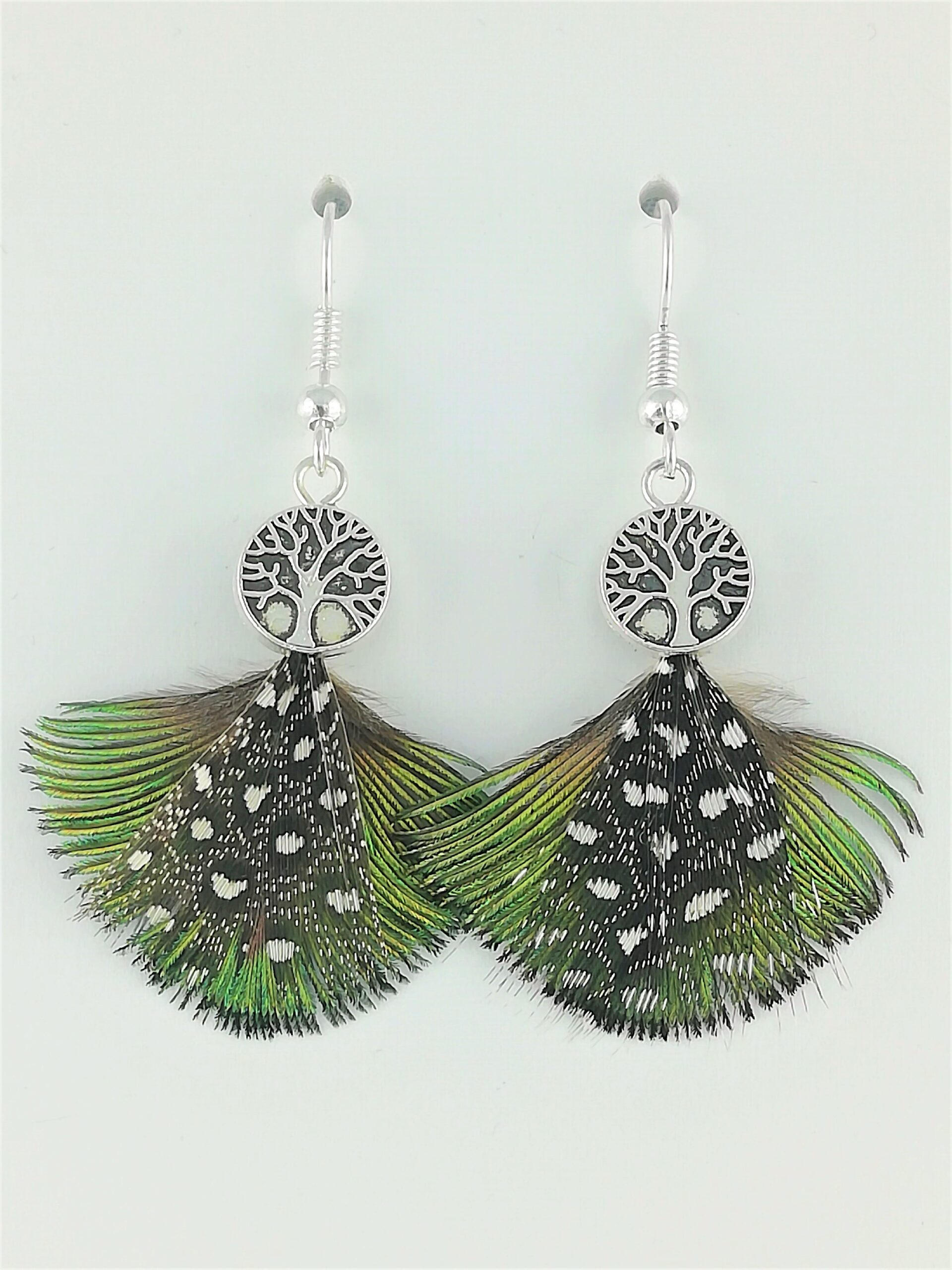 Boucles d’oreilles en plumes de paon et plumes de pintade