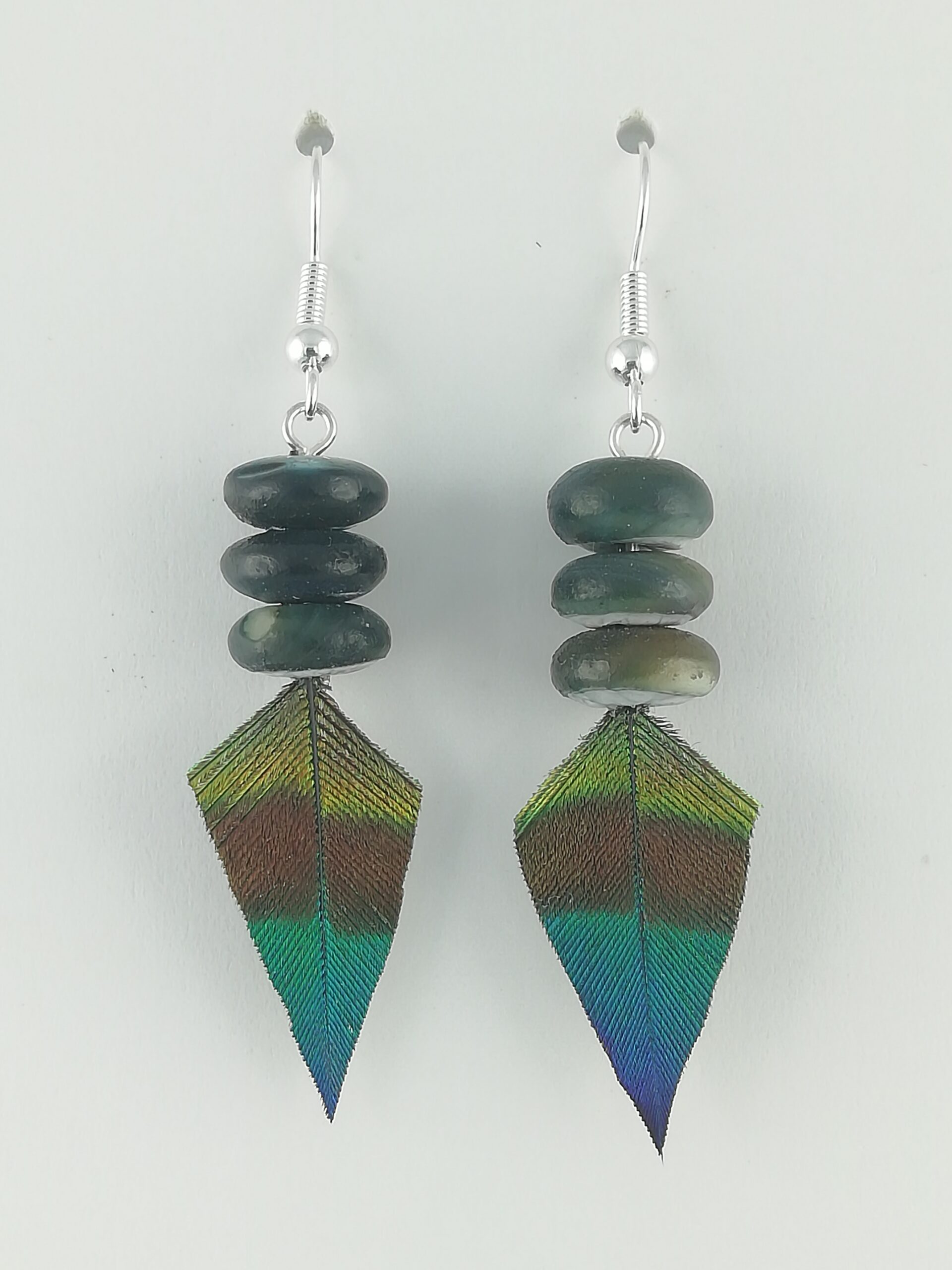 Boucles d'oreilles flèches en plumes de paon