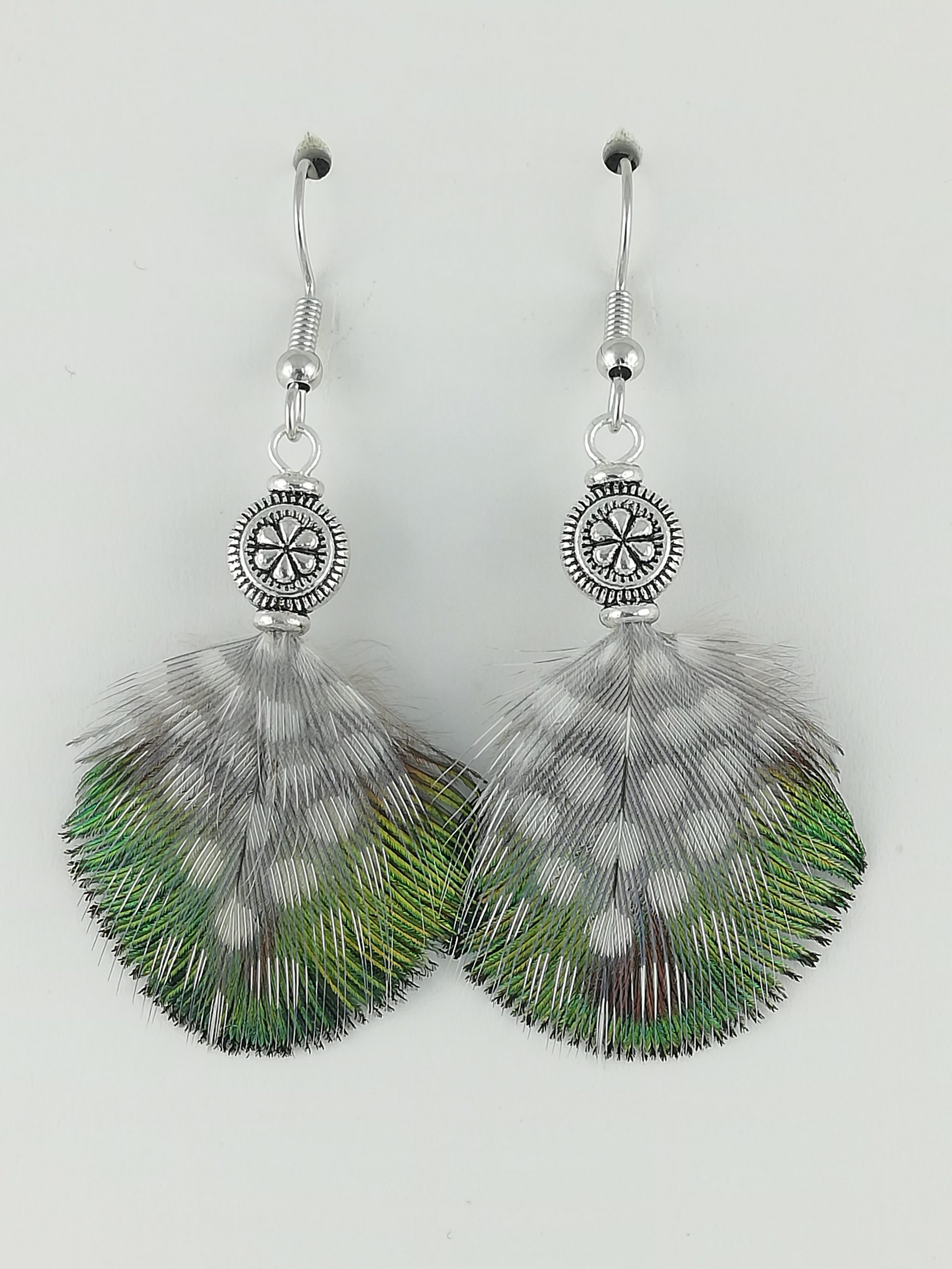 Boucles d’oreilles en plumes de paon et plumes de pintade bleue