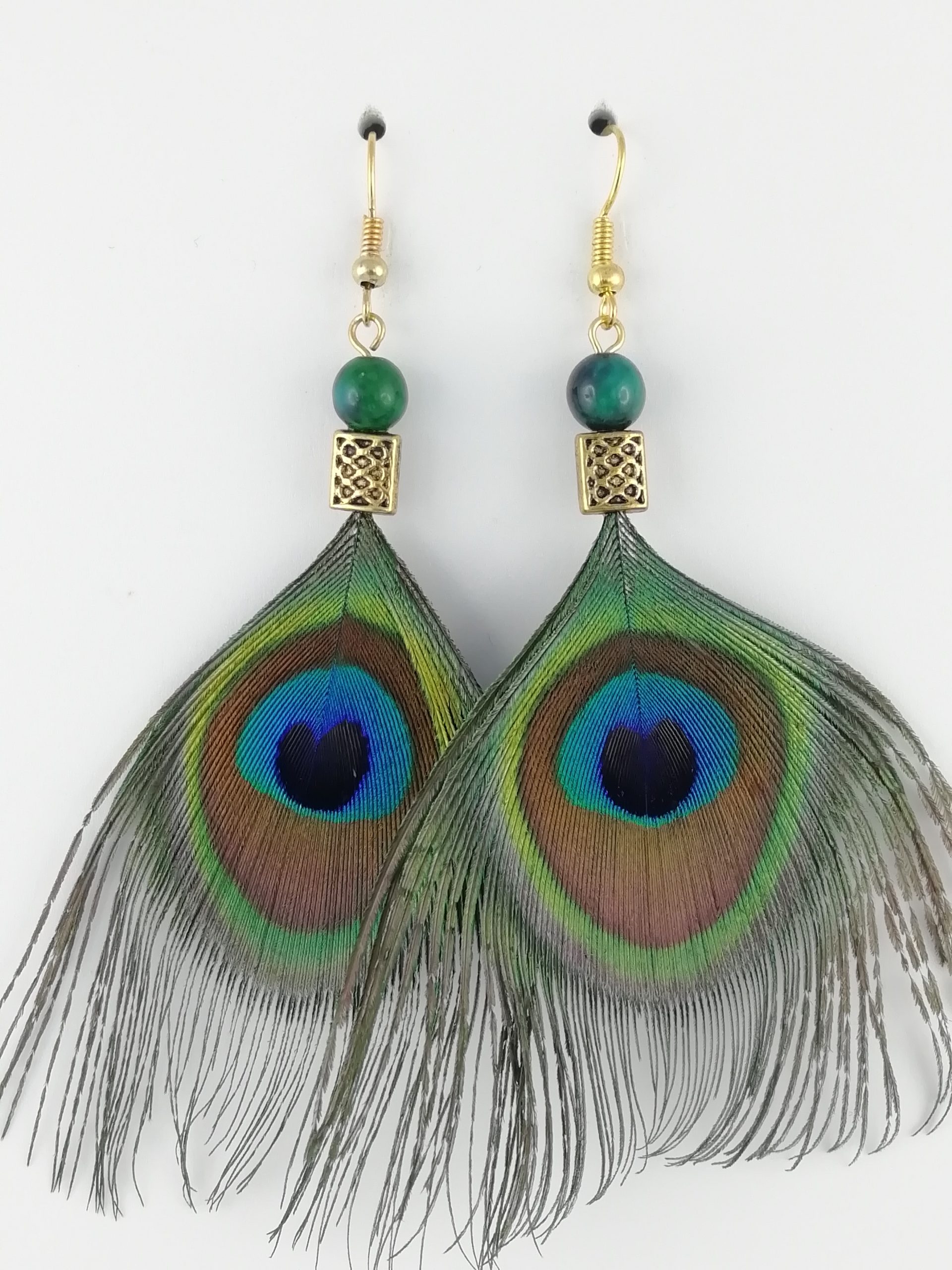 Boucles d'oreilles coeurs en plumes de paon