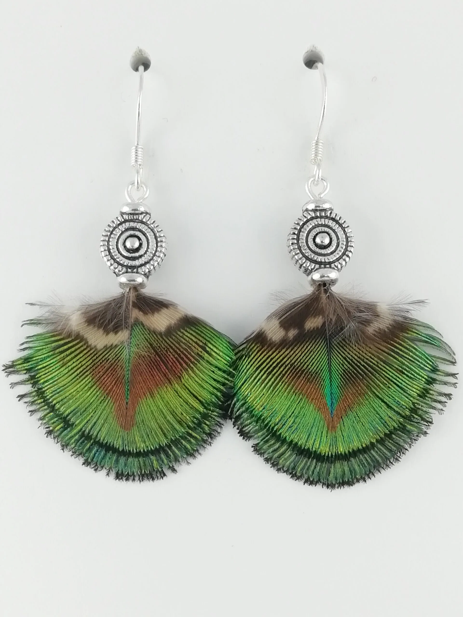 Boucles d’oreilles en plumes écailles de paon